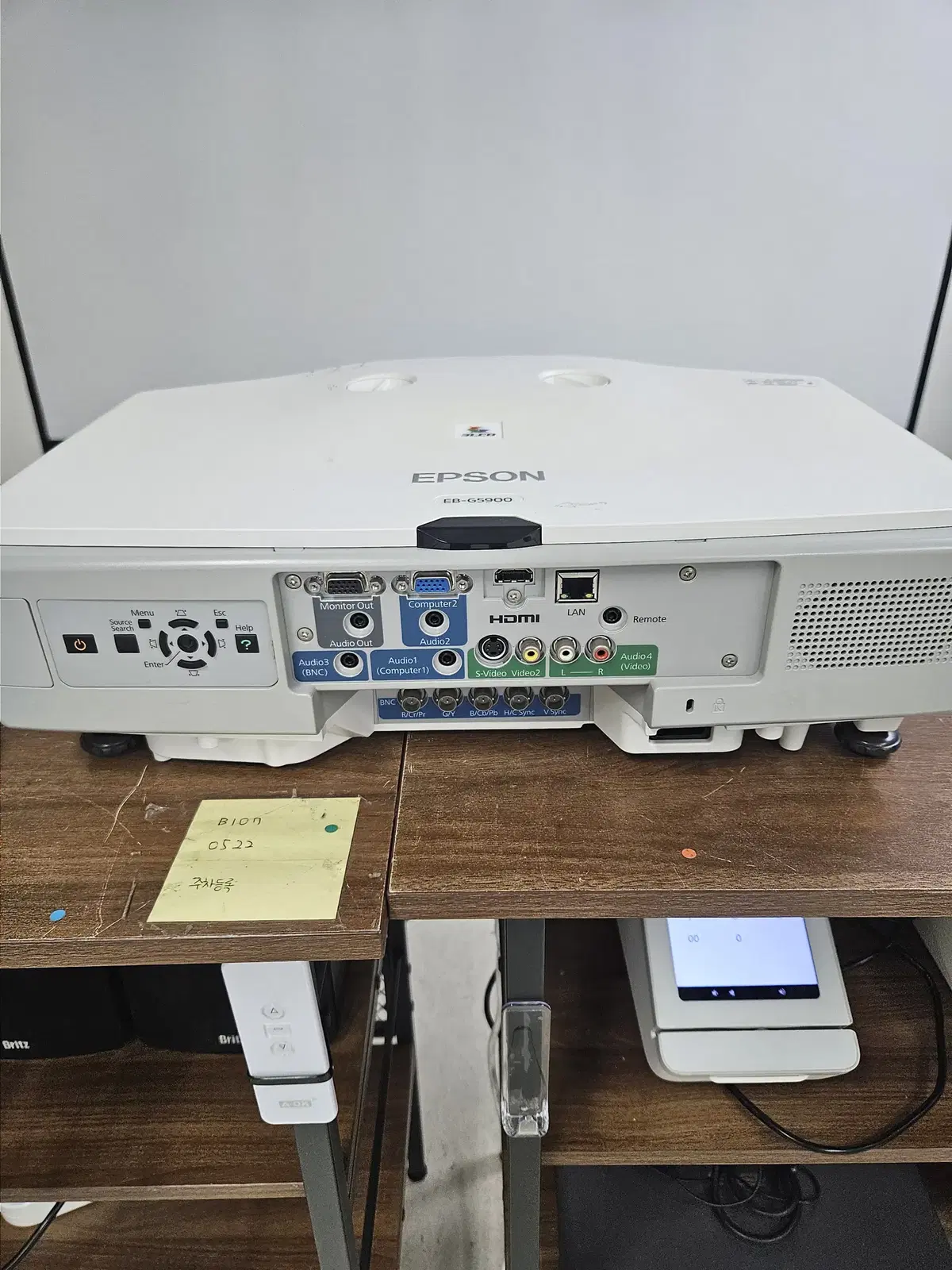 EPSON EB-G5900 프로젝터 판매합니다.