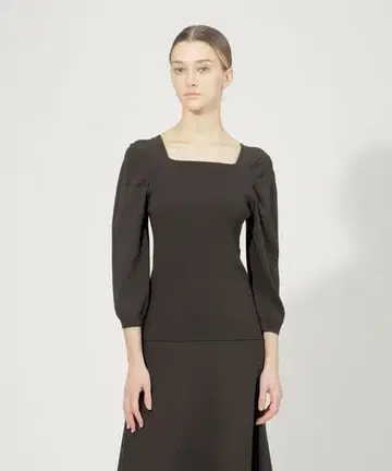 에포카 size 40 [ La maglia ] 스퀘어 넥 니트 풀오버
