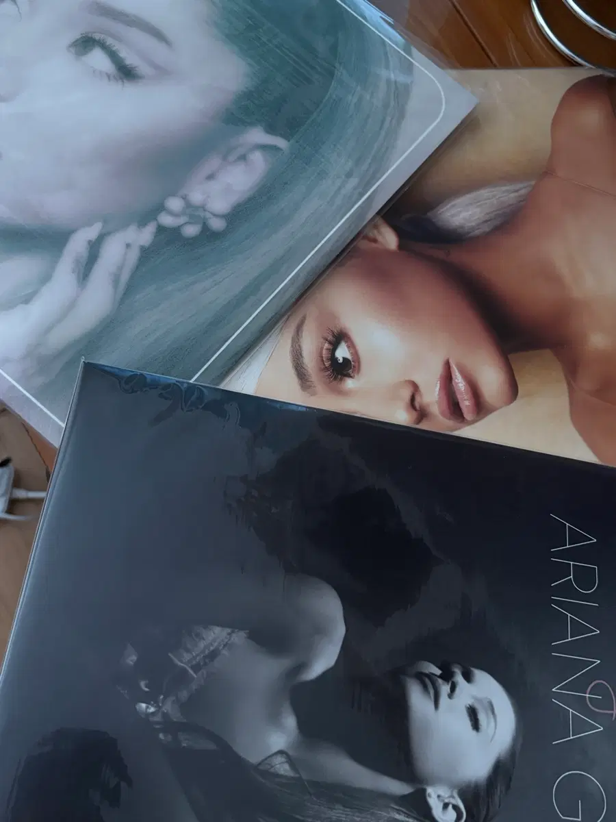 3장 일괄 가격) 아리아나 그란데 LP POSITIONS + Yours Truly + Sweetener