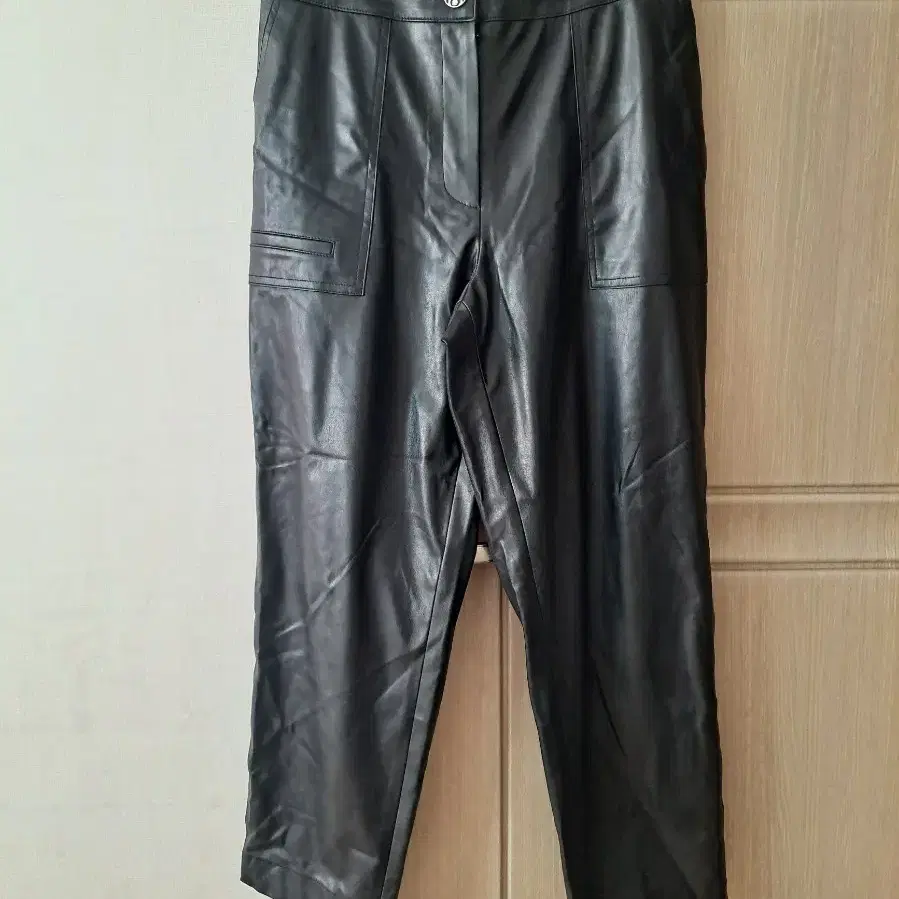 GEMELLI 뒤밴딩 인조가죽 팬츠