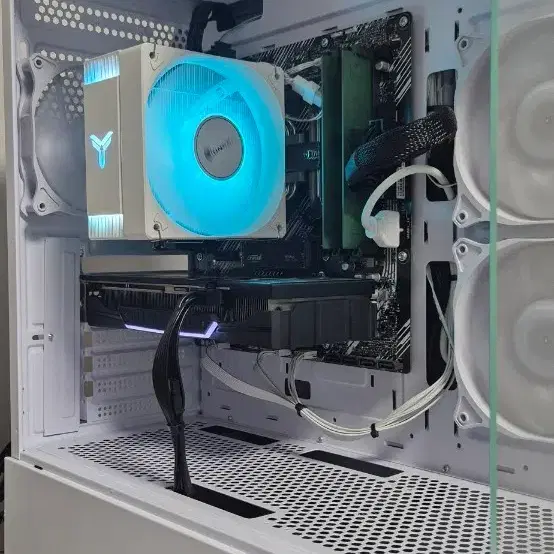 라이젠 5600 rtx2060 게이밍 데스크탑 컴퓨터 판매합니다 울산