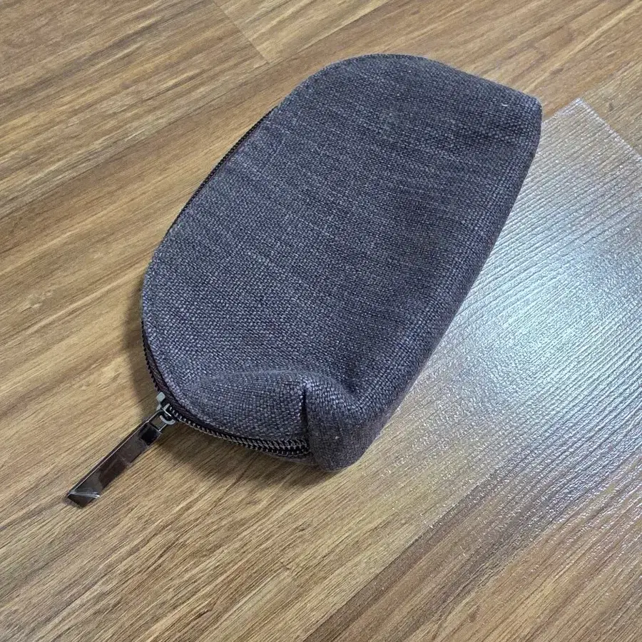 [정품 / 미사용 새상품] 로라메르시에  메이크업 파우치