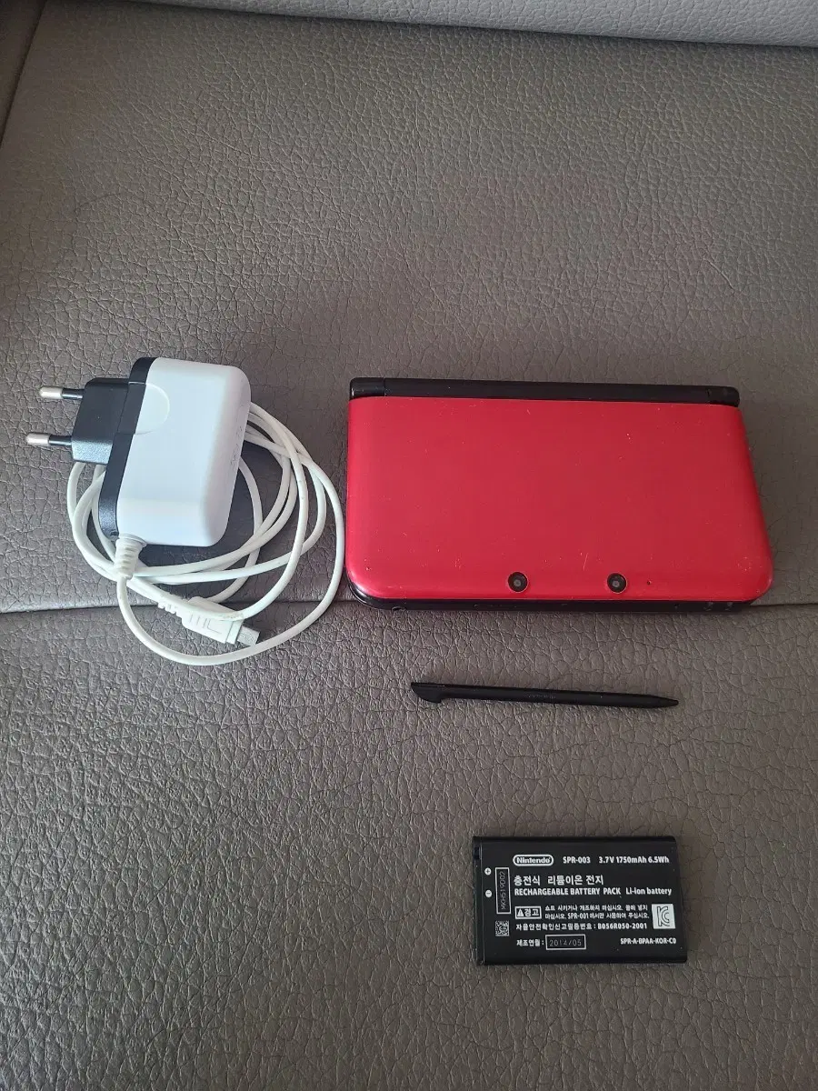 닌텐도 3DS xl 구큰다수레드+충전기+배터리+펜