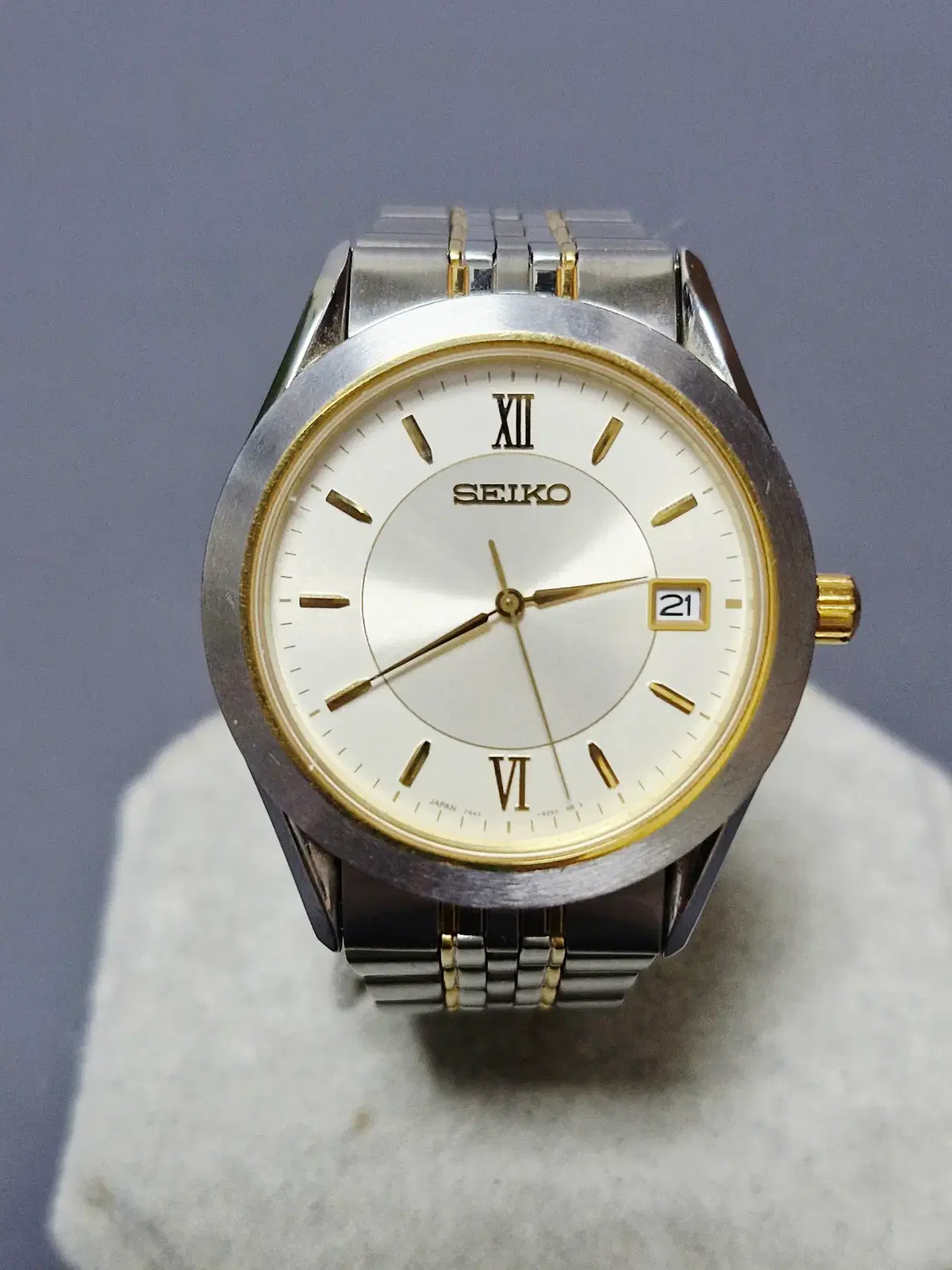 SEIKO 콤비 로만 다이얼 쿼츠 시계