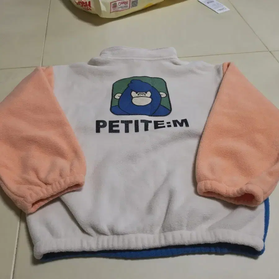 PETITE:M 캐릭터 맨투맨 기모 140 사이즈