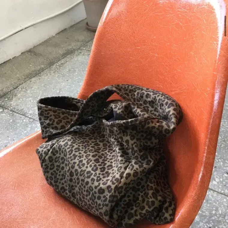 아워캐비넷 soho leopard bag