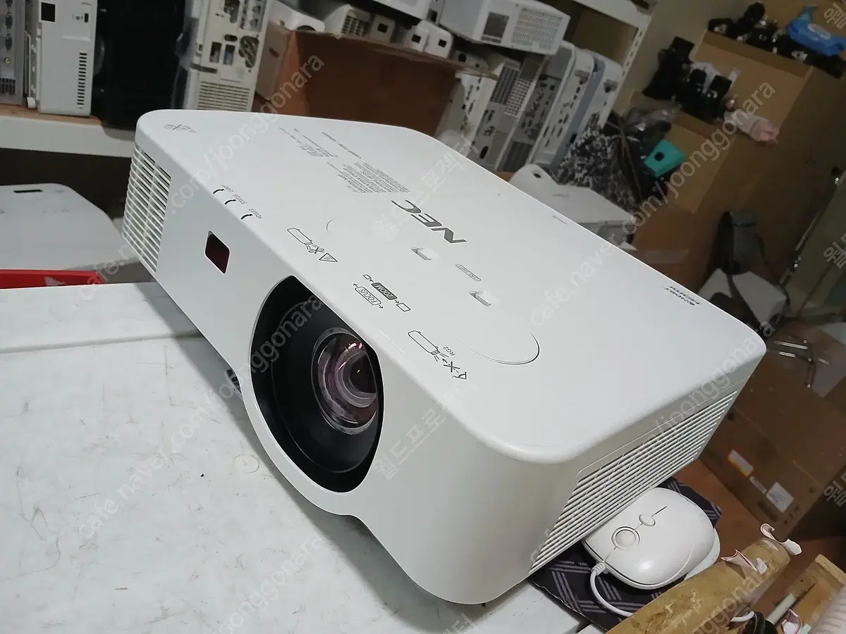 NEC NP-P554U 중고빔프로젝터 단초점 WUXGA 5600안시