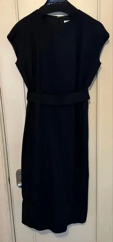 새상품급 블랙 슬리브리스 롱 원피스 허리 벨트 포함