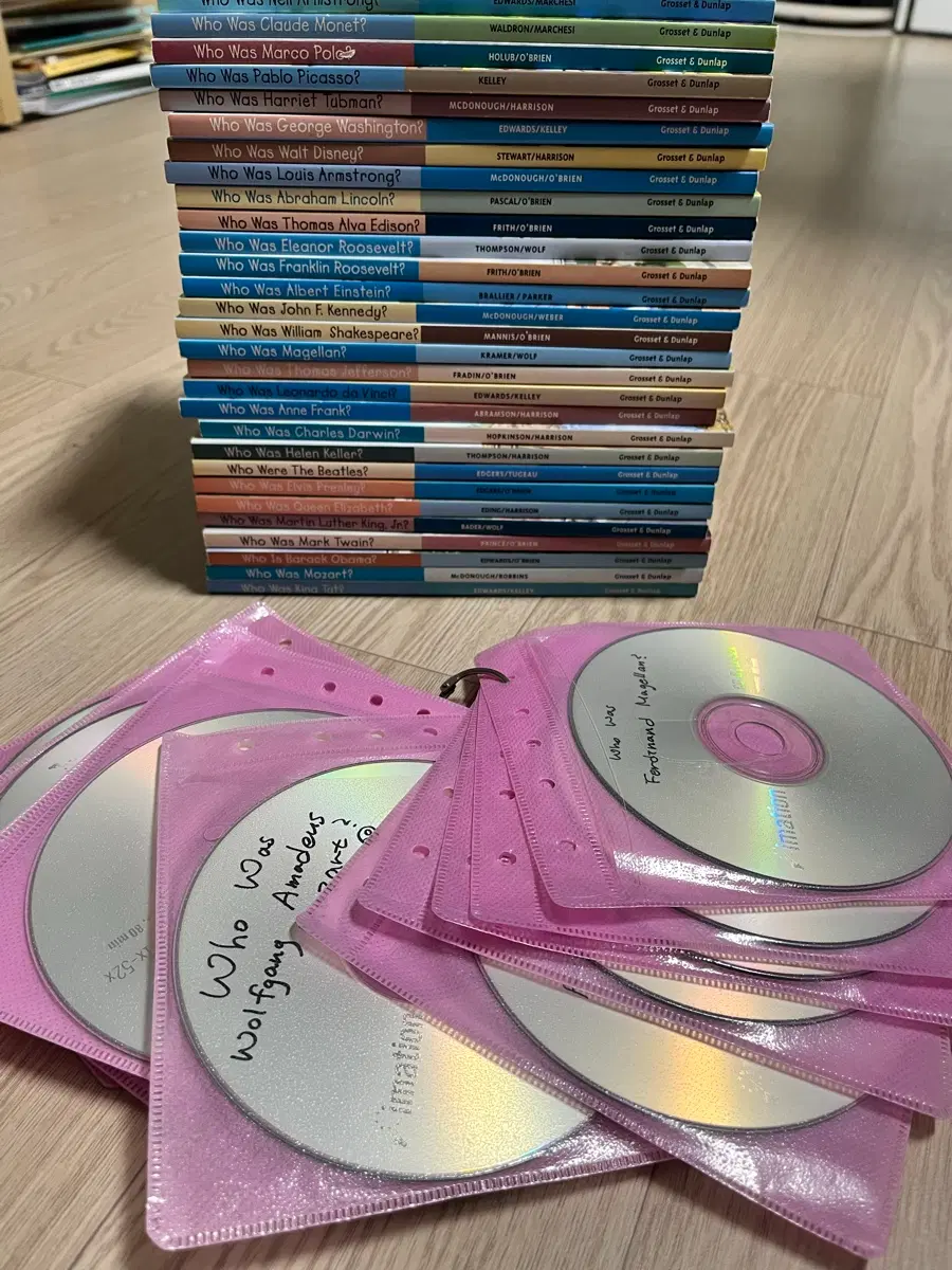 Who was 시리즈 penguin 출판사 30권과 cd세트