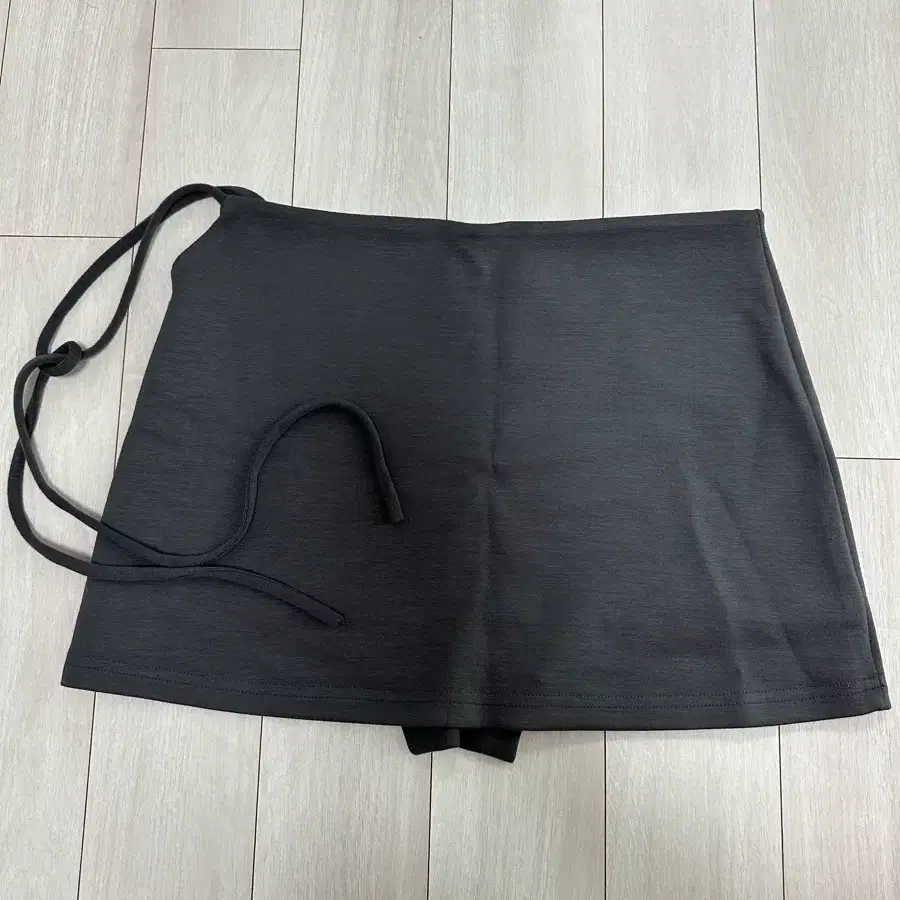 리본빛 치마 미니 스커트 Pallo Mini Skirt - Charcoal