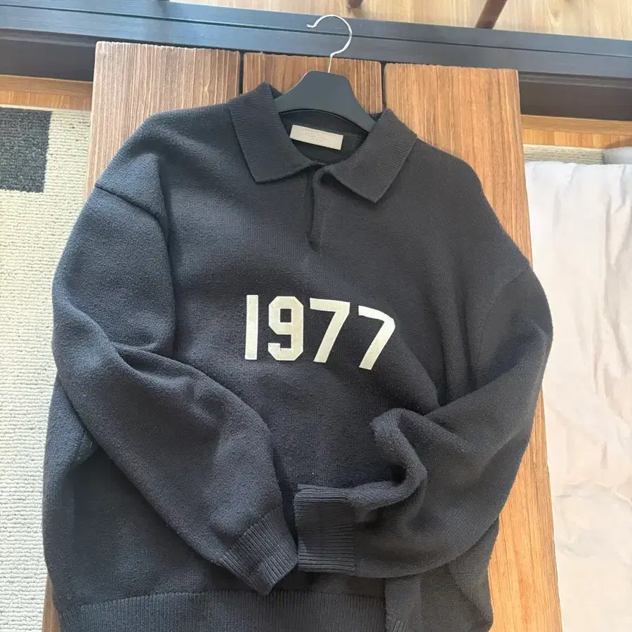 피오갓 에센셜 1977니트