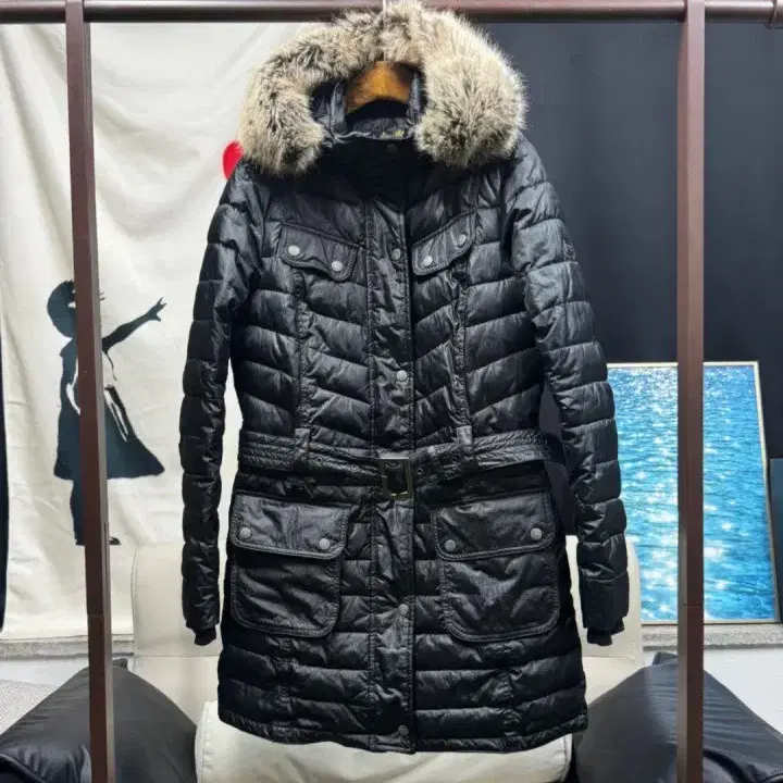 신품급] 여성 바버 벨트 퍼 후드 패딩 블랙