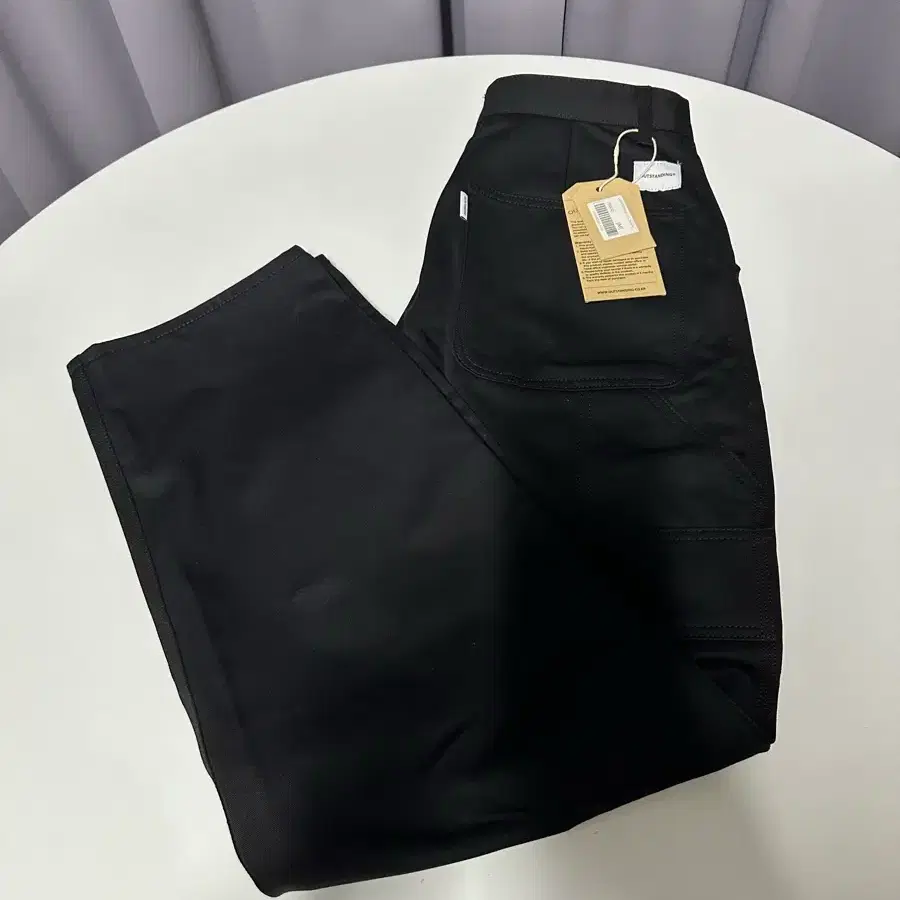 (미사용 새상품)아웃스탠딩 카펜더팬츠 블랙 m