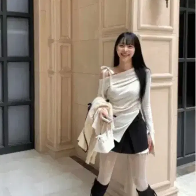교신 클라우드이모션 발레코어 오프숄더 언발란스 긴팔 티셔츠