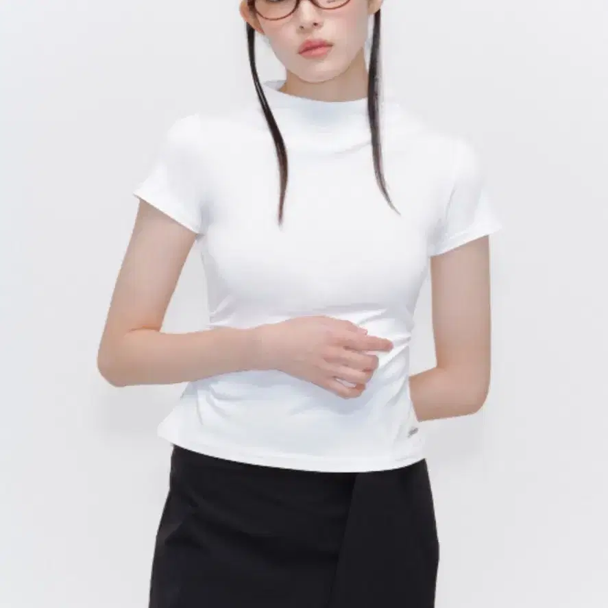 미세키서울 Mock neck pintuck sleeves WHITE