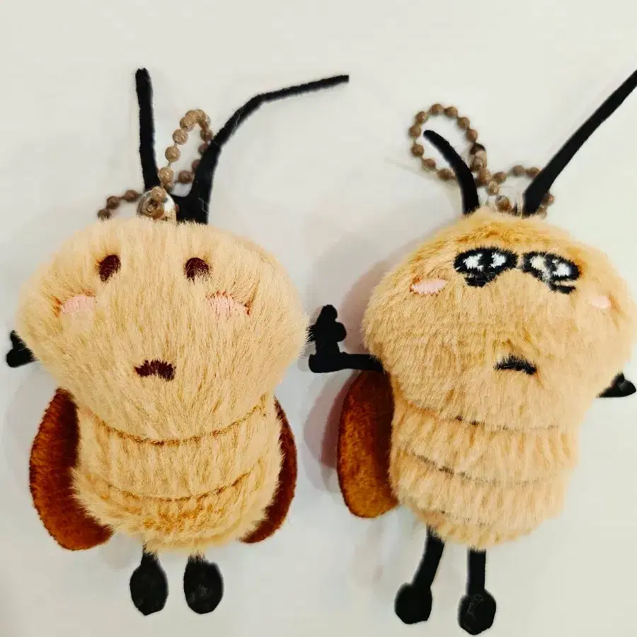 무배) 새제품 바퀴벌레 인형키링 2개