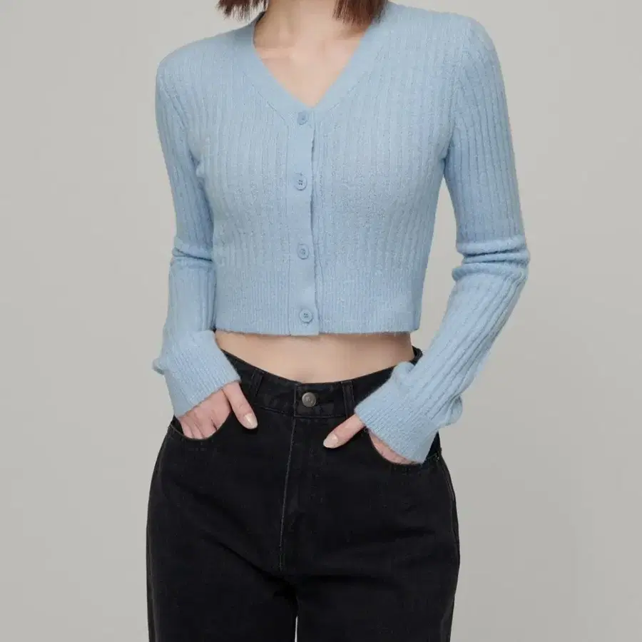 무신사스탠다드우먼즈 소프트부클 리브드 크롭 가디건 스카이 블루