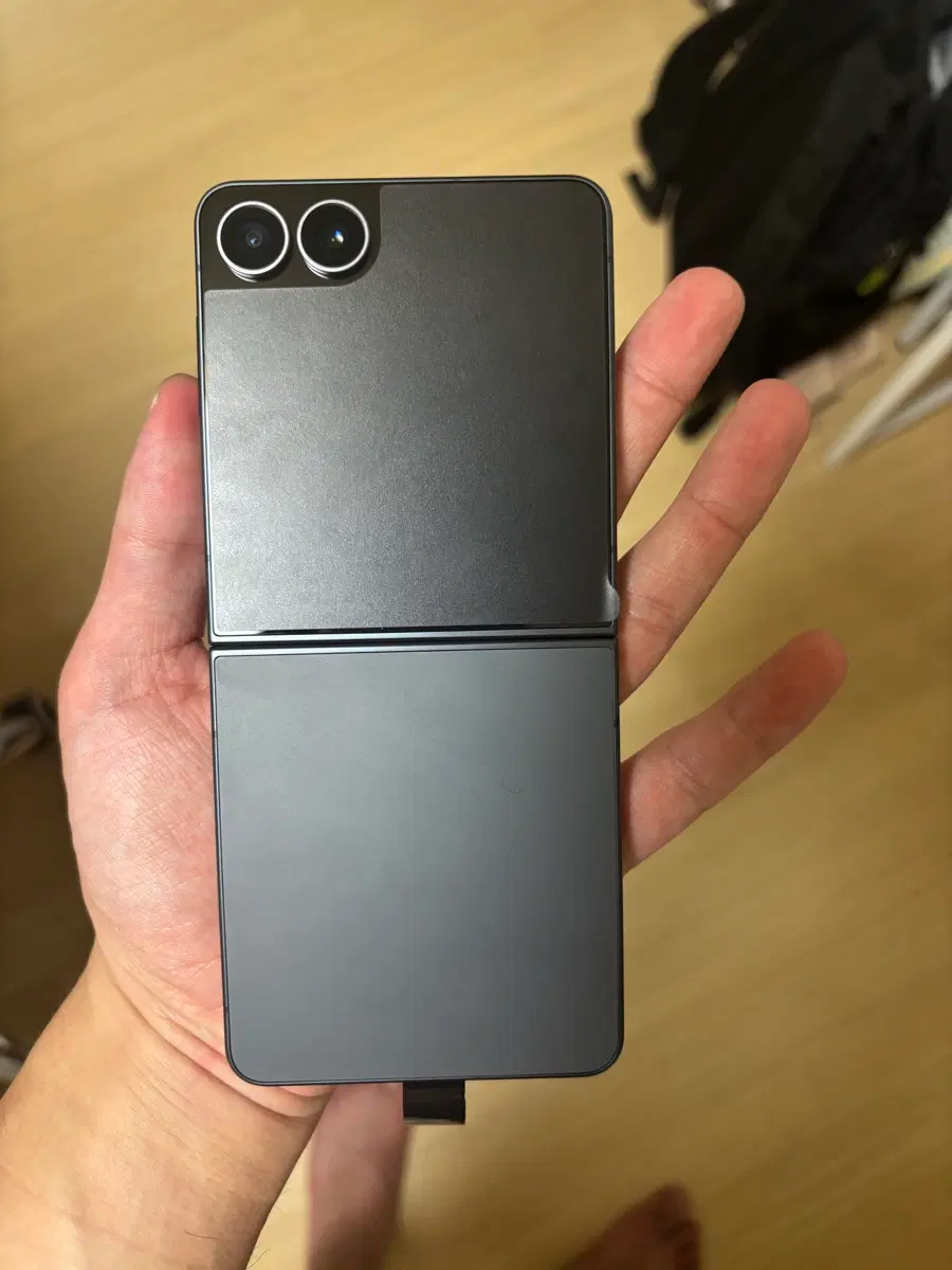 삼성 갤럭시 Z 플립8 512GB 블랙 자급제 미사용 제품