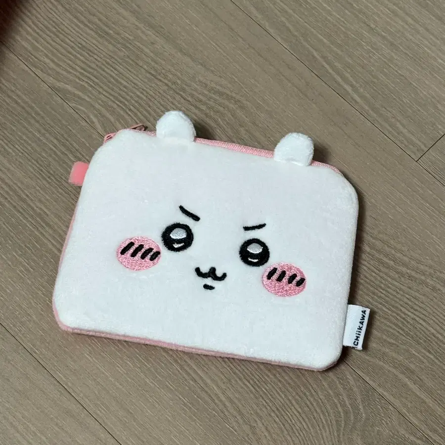 (새제품) 치이카와 뉴 미니 파우치 먼작귀 네모 파우치