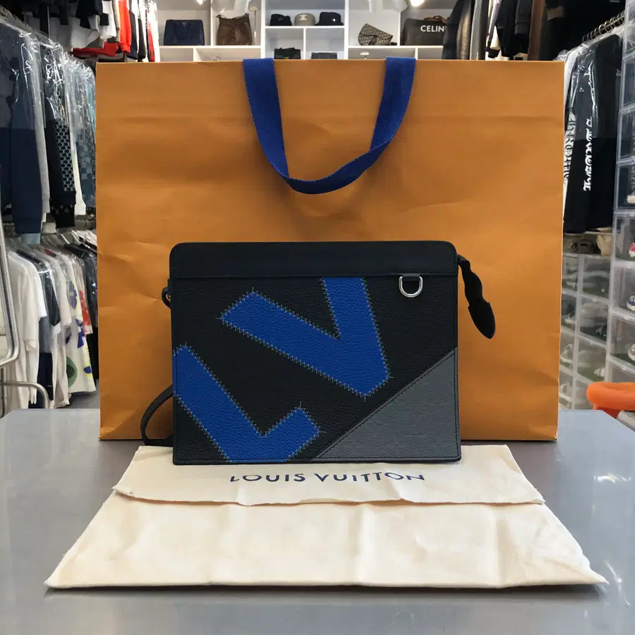 루이비통 LV 스탠딩 파우치 클러치 그레이
