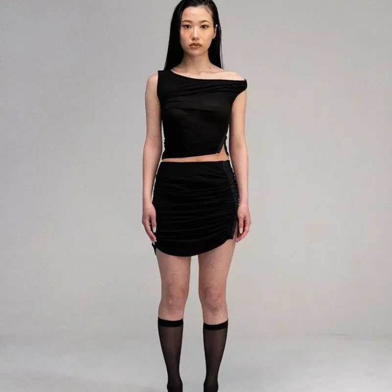 (새상품) 플리즈노팔로우 플노팔 PNF Rola Shirring Top Black