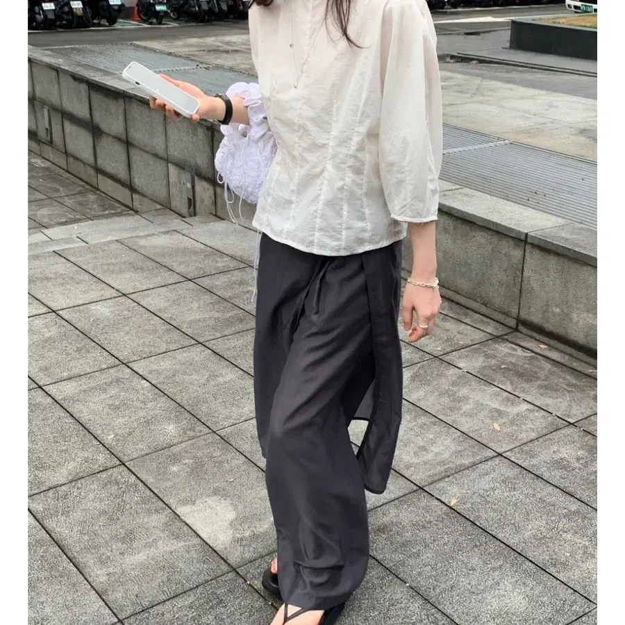 리어스 그로브 블라우스
