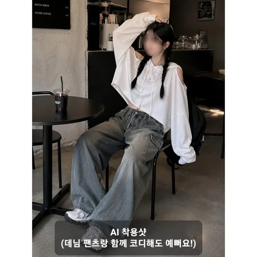 오프숄더 크롭 후드티 (프리사이즈)
