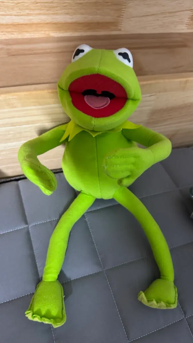 커밋 개구리 관절 인형