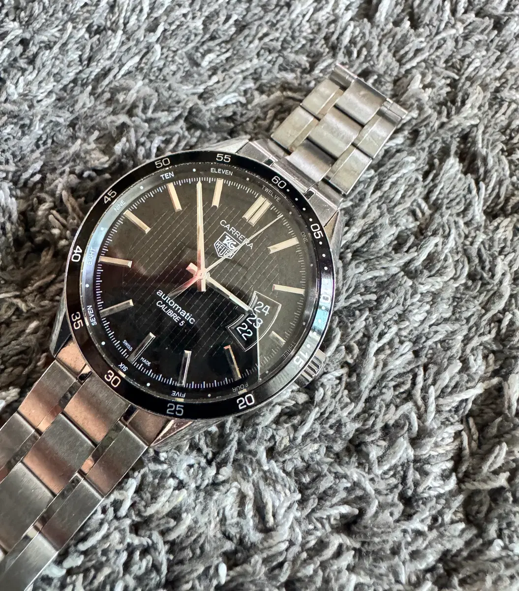 태그호이어 까레라 칼리버 5 검판 시계 (TAG Heuer Carrera Calibre 5 스틸 브레이슬릿,블랙 다이얼,오토매틱,39mm )