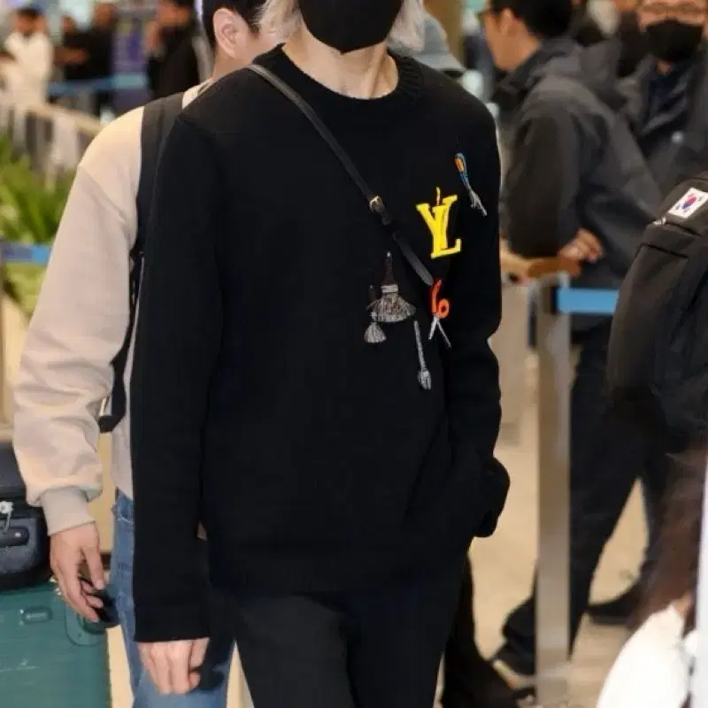 루이비통 LV 툴 엠브로이더드 크루넥 스웨터 니트
