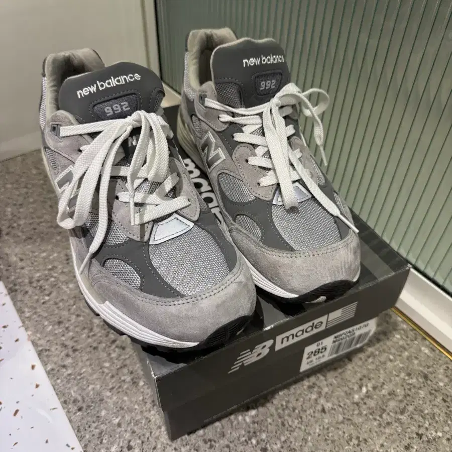 뉴발란스 992 M992GR 285 / 실착 3회 / 박스O