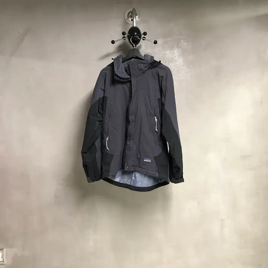 파타고니아 누빔 바람막이 자켓 그레이 S
