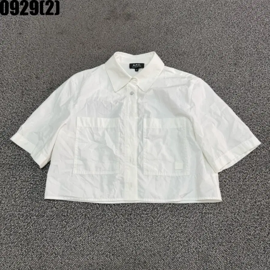 A.P.C. 화이트 반팔 셔츠