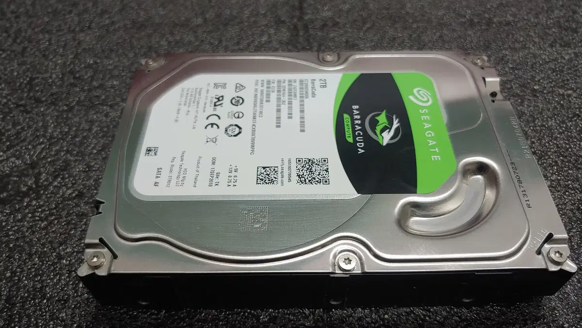 시게이트 바라쿠다 2TB HDD 3.5" 판매합니다.