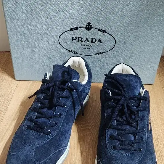 (245mm)프라다신발 네이비 스웨이드 프라다운동화 프라다스니커즈