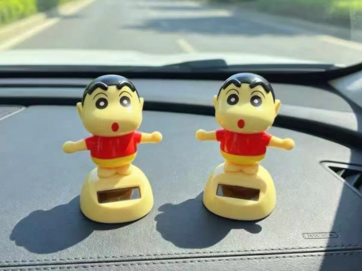 짱구는 못말려 짱구 태양광 흔들인형 피규어