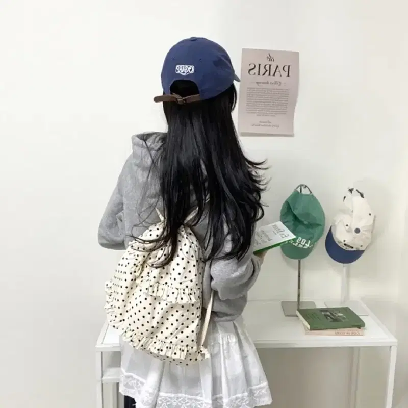 도트 프릴 짐색 백팩