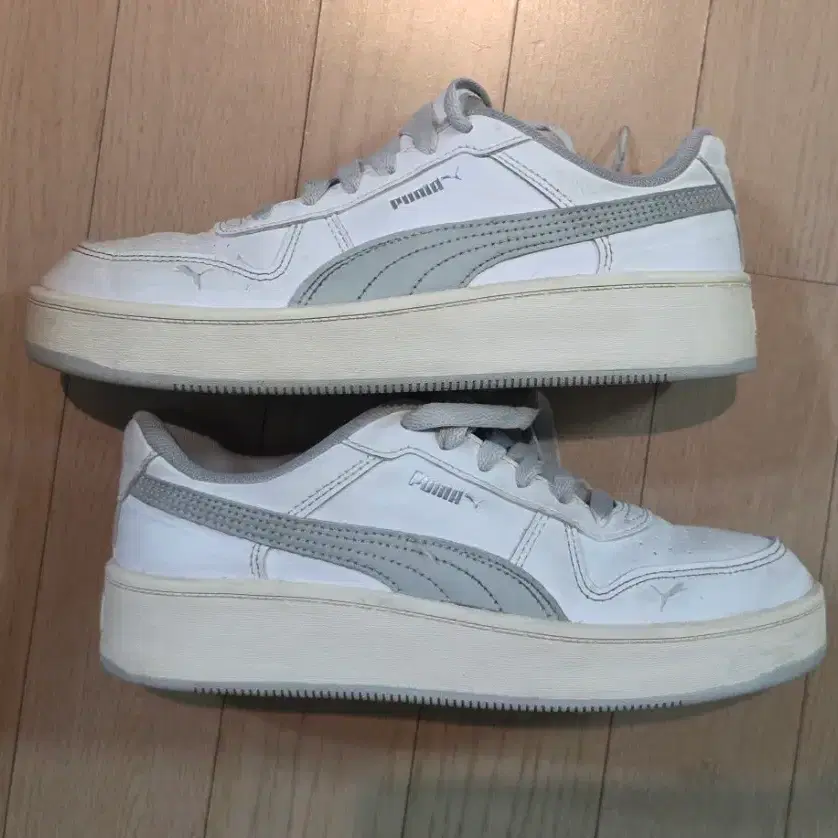푸마 PUMA 스니커즈 스카이 네오 라이트 와이드 남여공용 화이트 그레이 392831 03