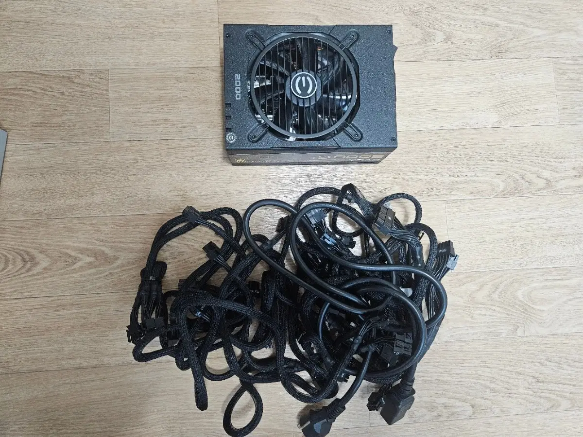 EVGA SuperNOVA 2000 G+ 2000w 파워