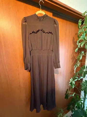 ZARA 하이넥 플리츠 롱 원피스 브라운