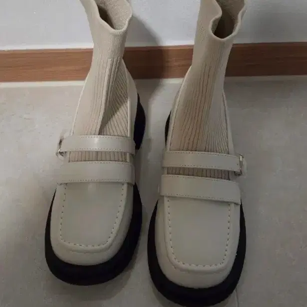 페이크삭스 앵클 부츠 베이지