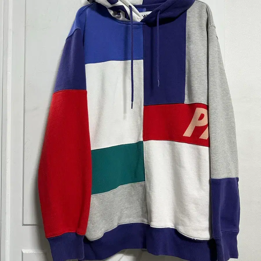 팔라스 패치 후드티
