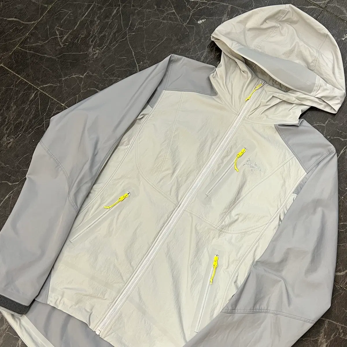 XS 아크테릭스 초경량 바람막이