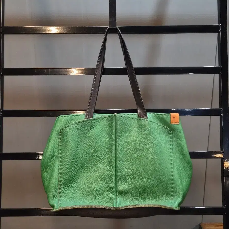 [FREE] 티백 Tibag 핸드스티치 소가죽 토트백 숄더백 2.9