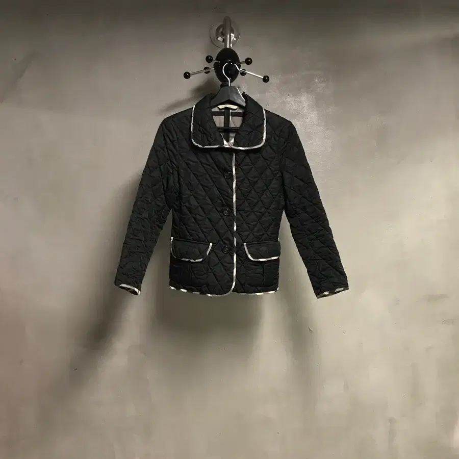 버버리 퀼팅 자켓 블랙 XSR(W)
