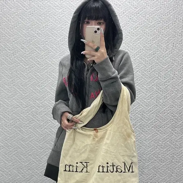 마뗑킴 빈티지 그런지 빅 센터로고 오트밀크림 에코백 C15170