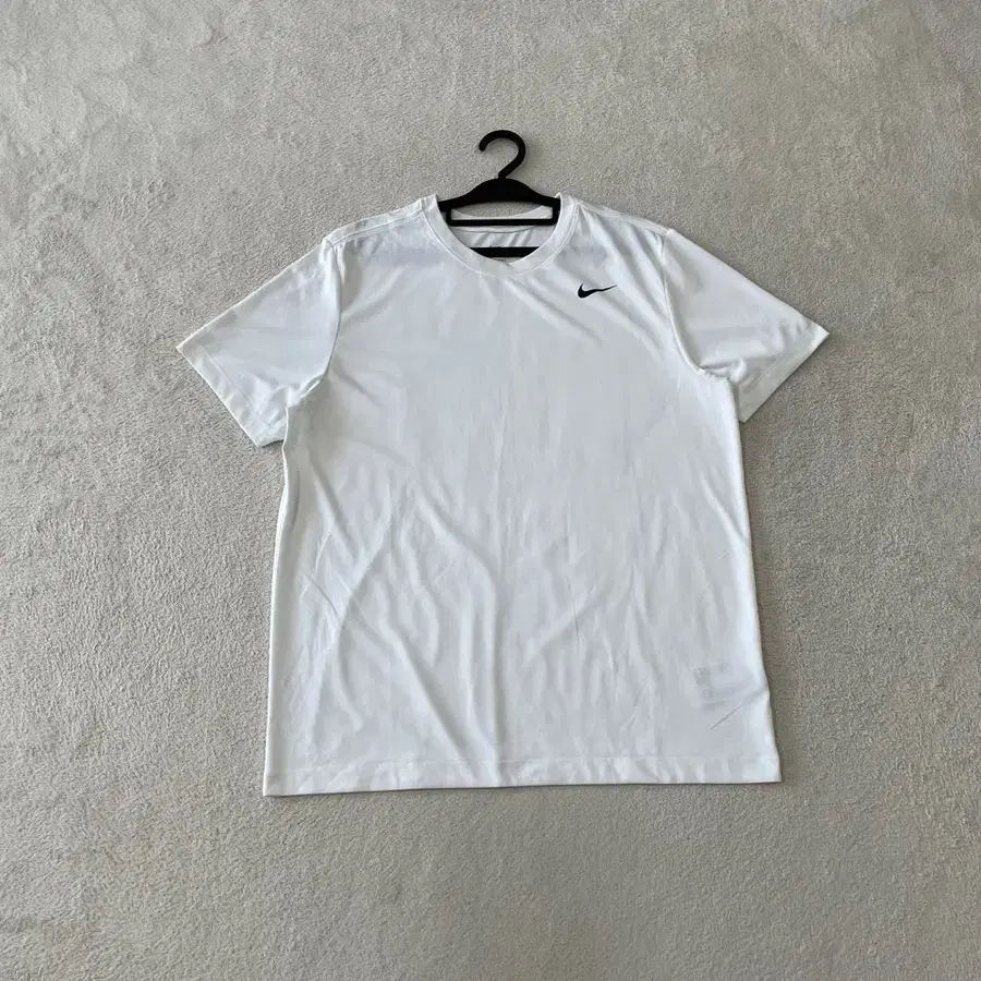 XL 나이키 신형 드라이핏 반팔티셔츠 105