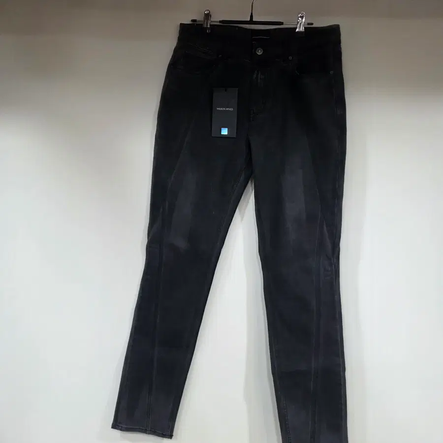 새상품 메종 미네드(MAISON MINED) 옵트 터닝 데님 팬츠 블랙 31인치