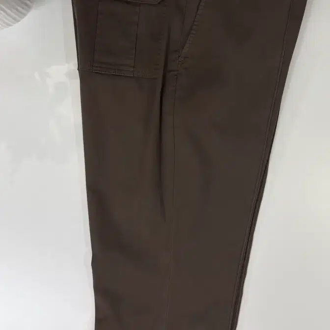 브루넬로 쿠치넬리 브라운 핀턱 레저핏 치노 팬츠