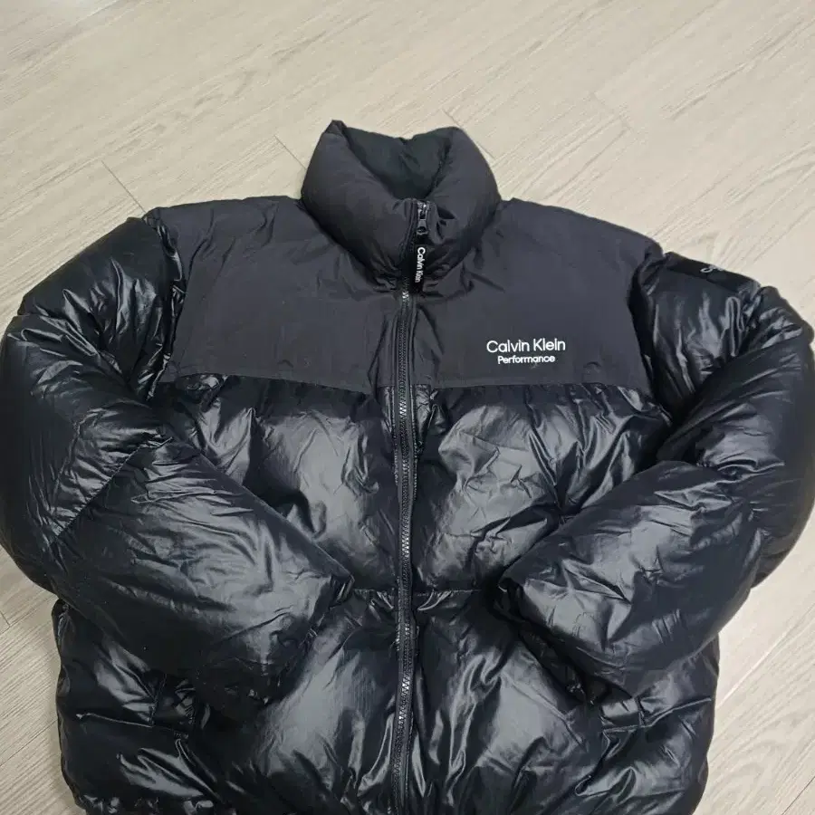 캘빈클라인 퍼포먼스 패딩 블랙 여자100